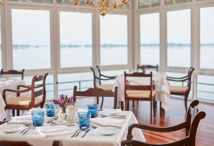 فندق Ekho Lake House