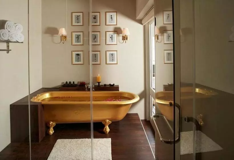 هتل Ekho Lake House