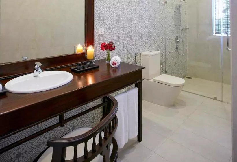 هتل Ekho Lake House