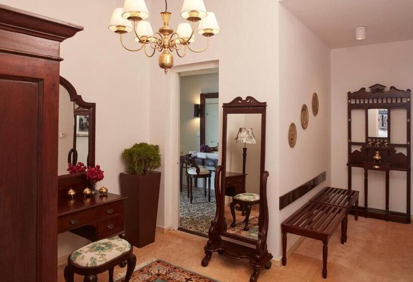 فندق Ekho Lake House