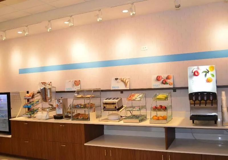 ホテル Holiday Inn Express & Suites Toledo West, An Ihg