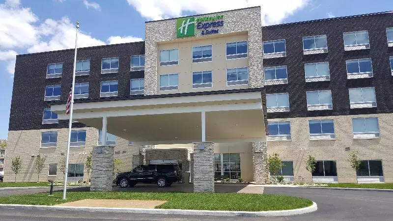 ホテル Holiday Inn Express & Suites Toledo West, An Ihg