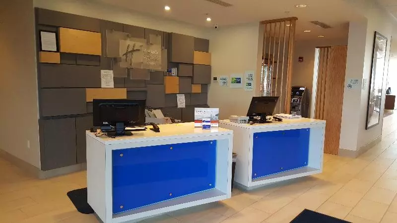 ホテル Holiday Inn Express & Suites Toledo West, An Ihg
