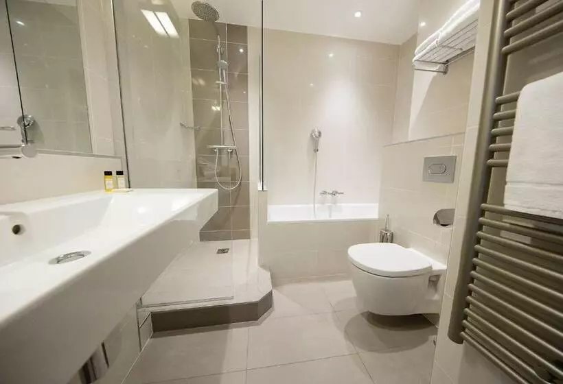 هتل Montbriand Antony Ancien Alixia