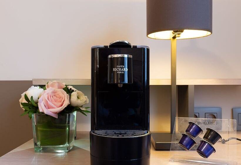 هتل Montbriand Antony Ancien Alixia