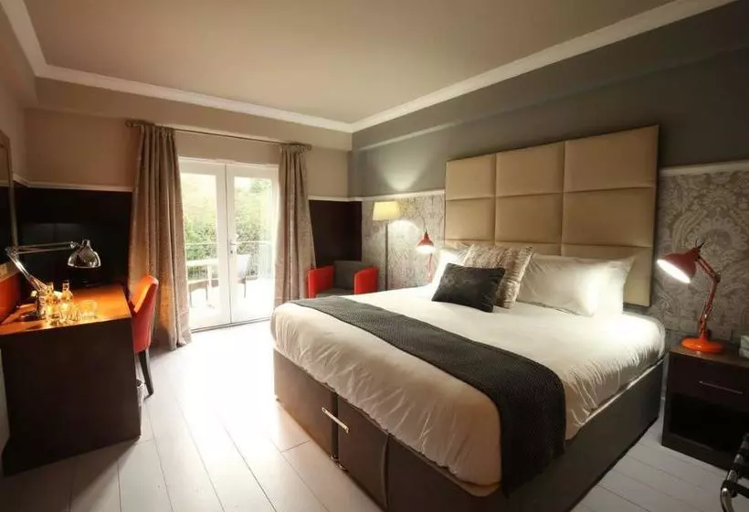 هتل Needham House