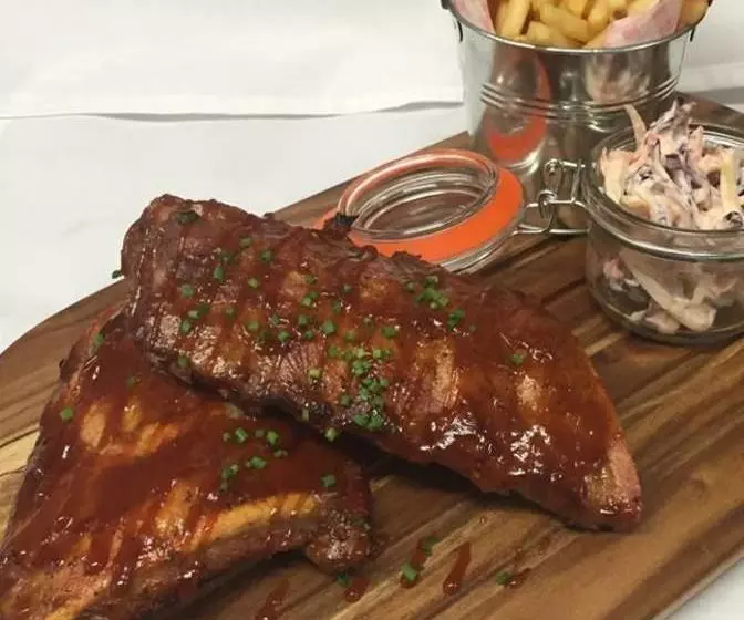 هتل Needham House