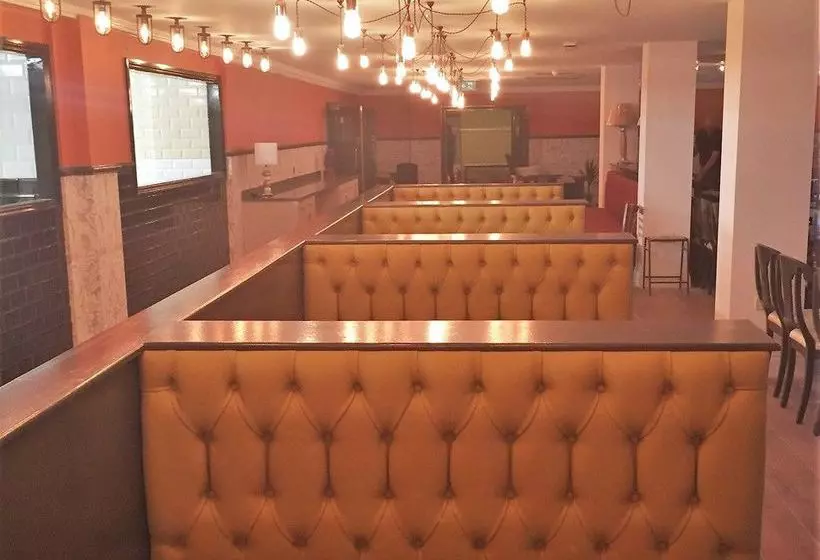 هتل Needham House