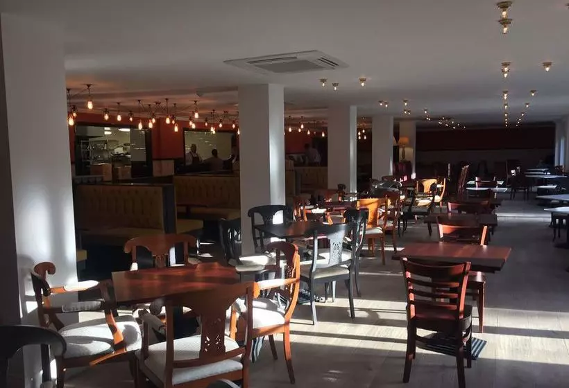 هتل Needham House