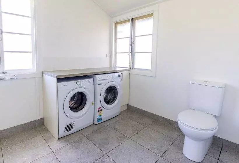 Отель Nrma Lake Somerset Holiday Park