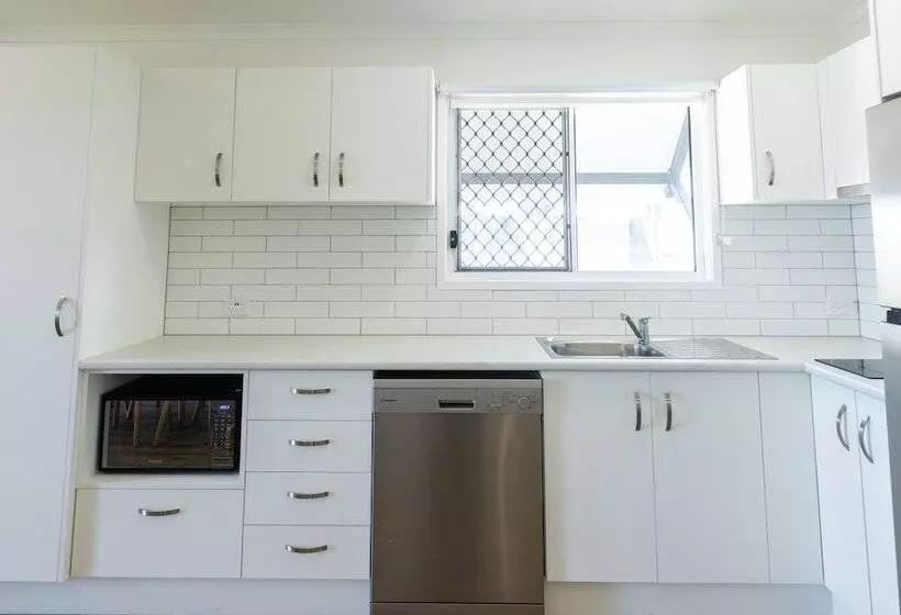 Отель Nrma Lake Somerset Holiday Park