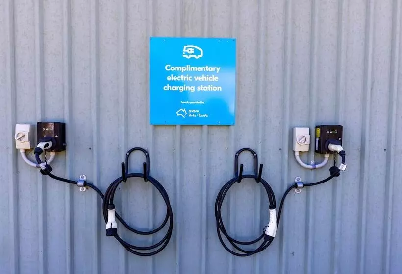 Отель Nrma Lake Somerset Holiday Park