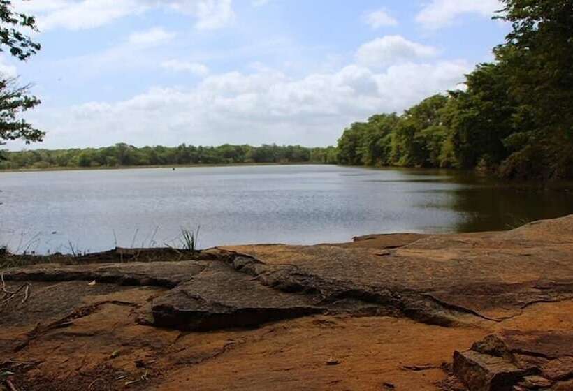 Hotel Randeniweva Resort