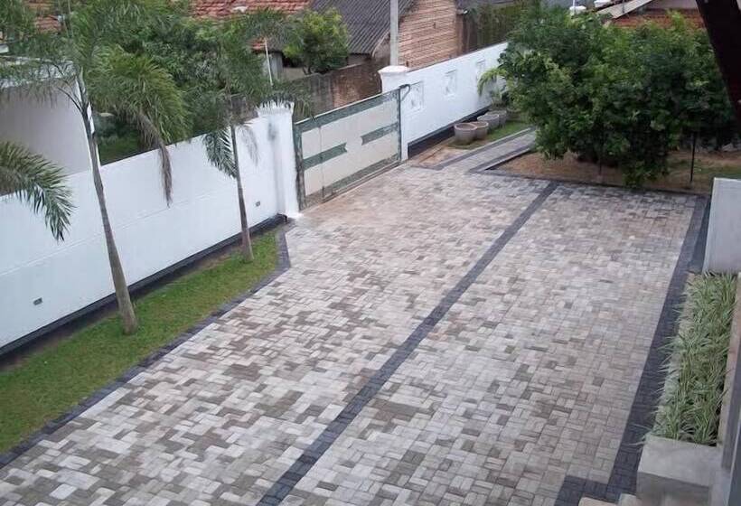 호텔 Sunrise Palace Negombo