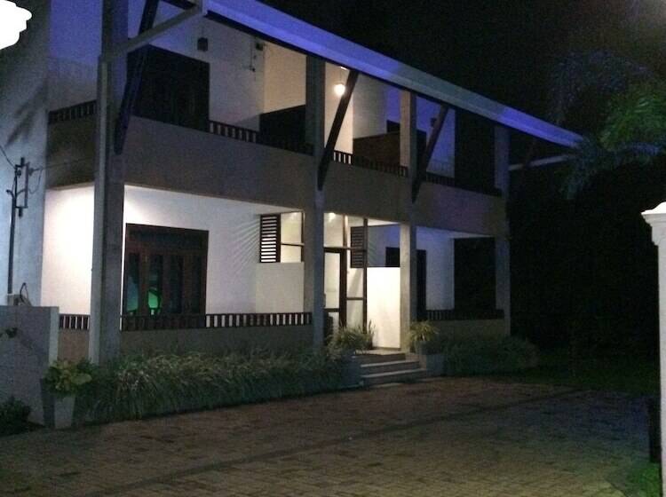 호텔 Sunrise Palace Negombo