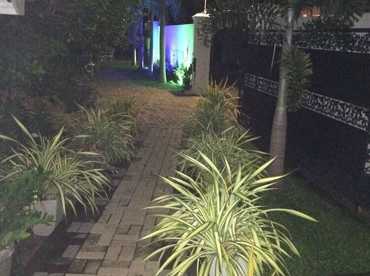 호텔 Sunrise Palace Negombo