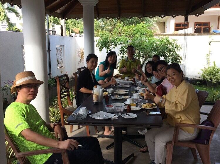 호텔 Sunrise Palace Negombo