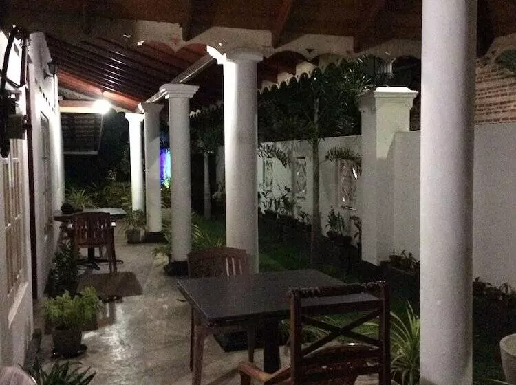 ホテル Sunrise Palace Negombo