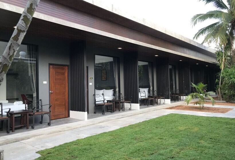 בית מלון כפרי The Chess Samui