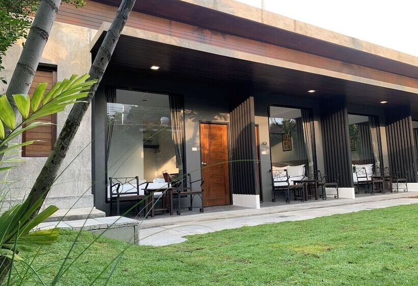 בית מלון כפרי The Chess Samui