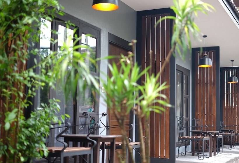 בית מלון כפרי The Chess Samui