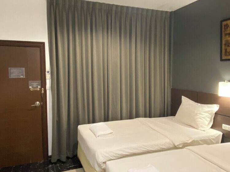 בית מלון כפרי The Chess Samui