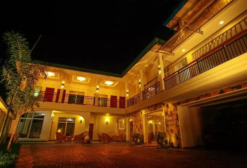 בית מלון כפרי Travellers Nest Kandy