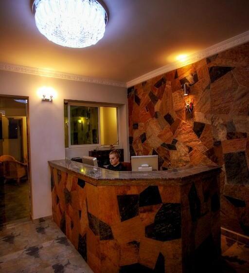 Hotel Travellers Nest Kandy