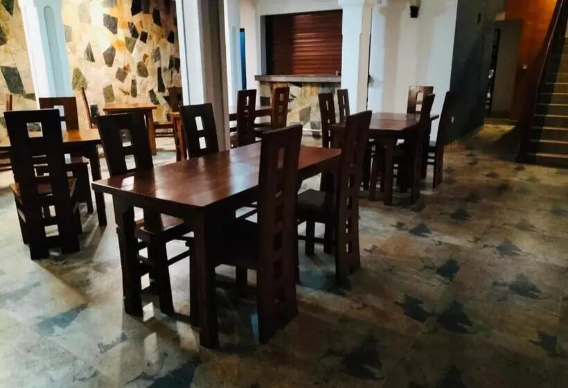 בית מלון כפרי Travellers Nest Kandy