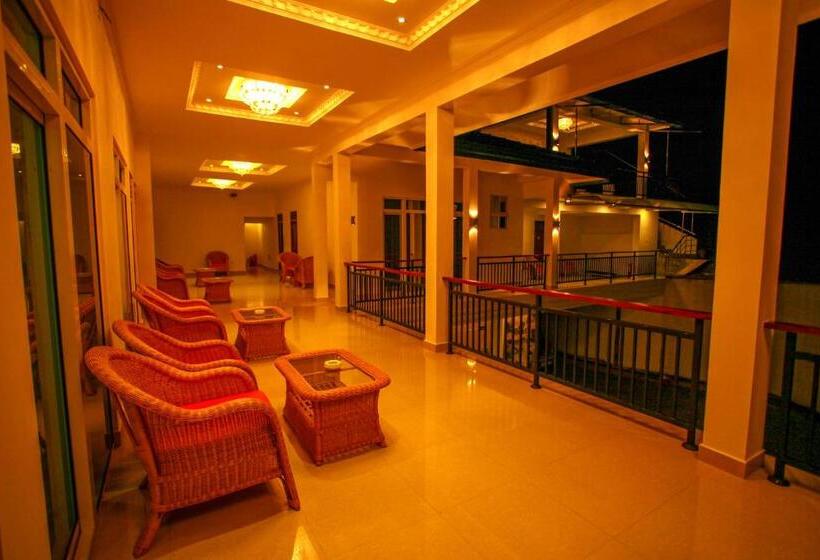 Hotel Travellers Nest Kandy