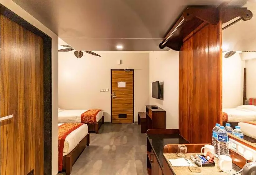 Hotel Zense Candolim