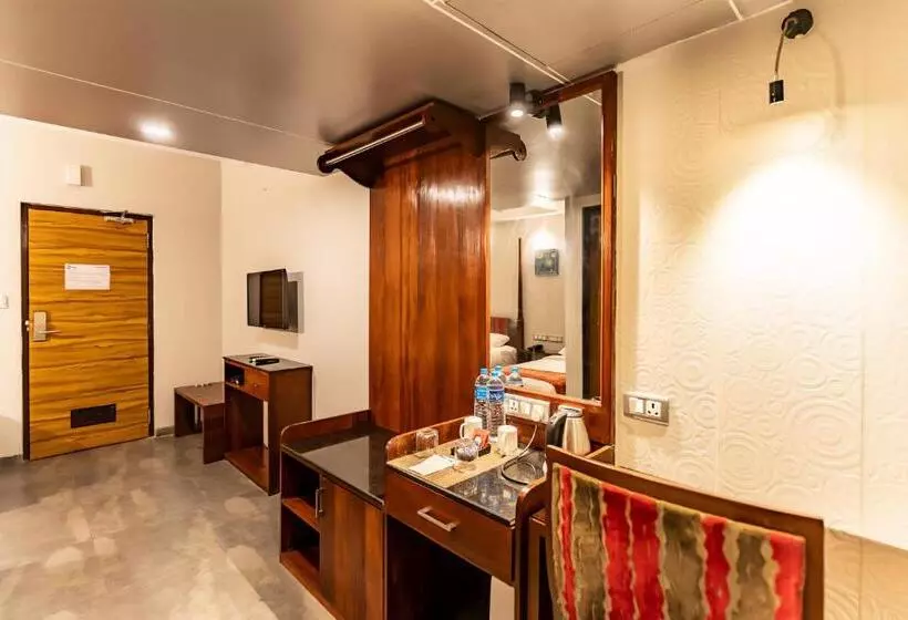 Hotel Zense Candolim