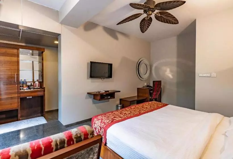 Hotel Zense Candolim