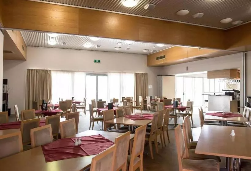 Мотель Capella Coach Inn