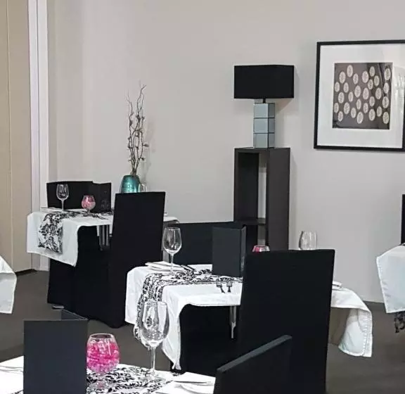 Мотель Capella Coach Inn