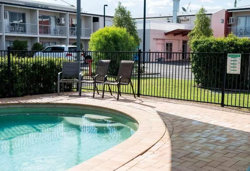 Мотель Capella Coach Inn