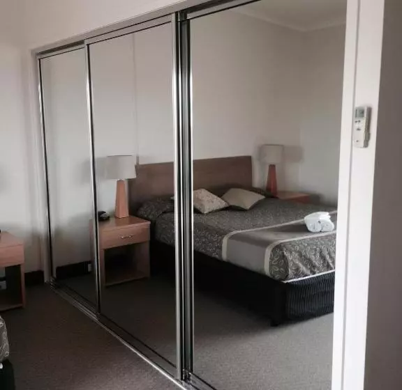 Мотель Capella Coach Inn