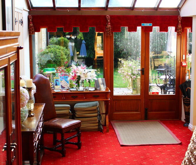 膳宿费 Bath Lodge Castle