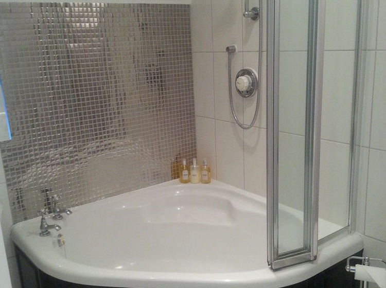 膳宿费 Bath Lodge Castle