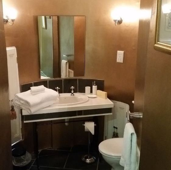 膳宿费 Bath Lodge Castle