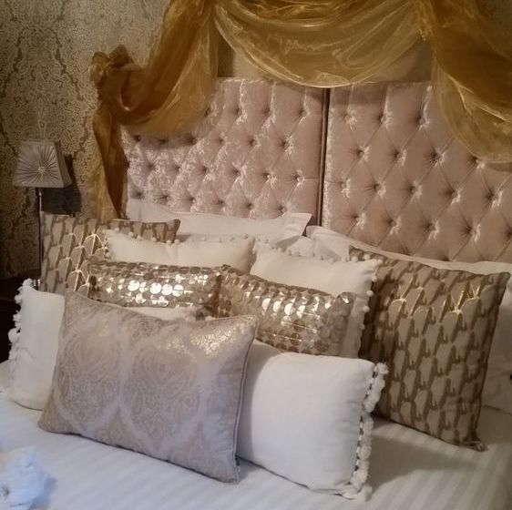 膳宿费 Bath Lodge Castle