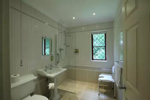 پانسیون Bath Lodge Castle