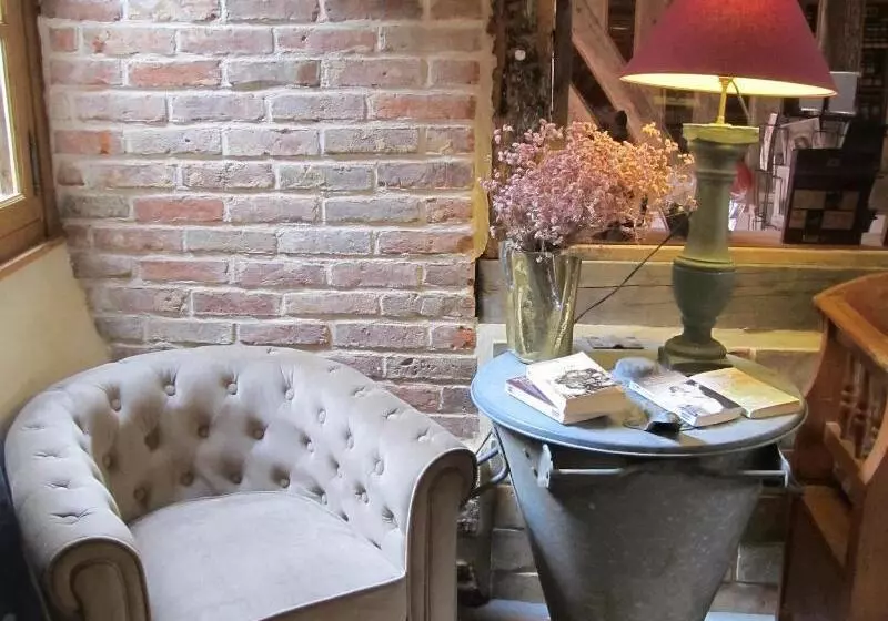 پانسیون A L Ecole Buissonnière