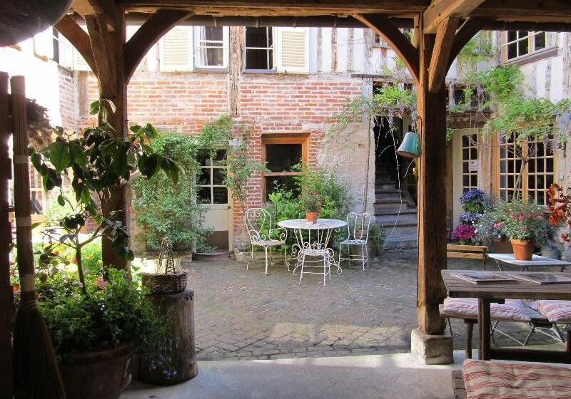 بنسيون A L Ecole Buissonnière