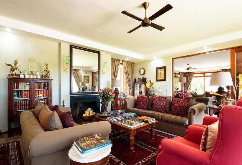 פנסיון Wilderness Manor