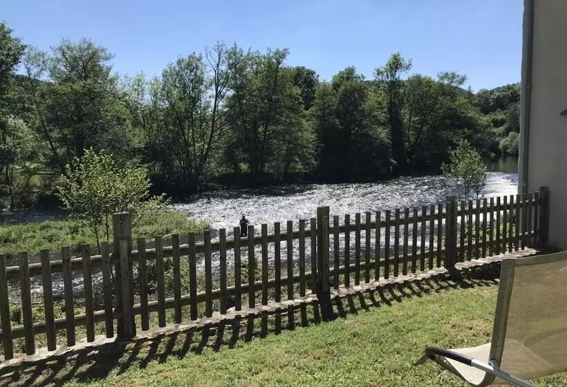 ベッドアンドブレックファースト Chambres D'hotes Du Moulin De Lachaux