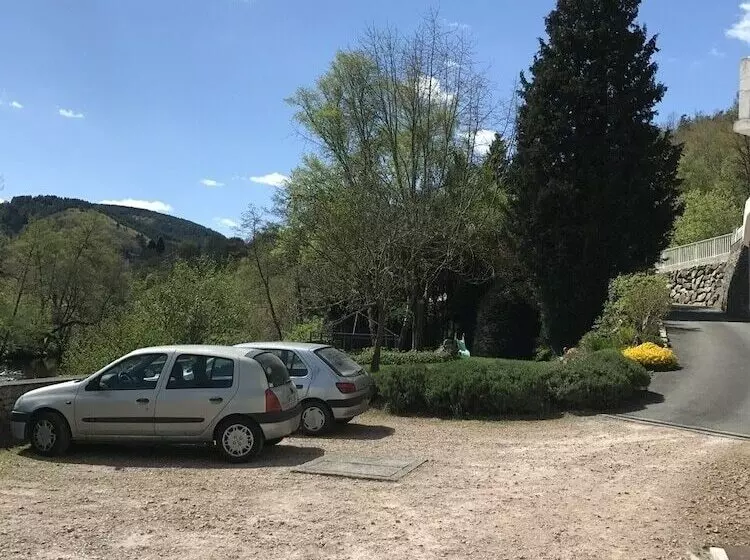 ベッドアンドブレックファースト Chambres D'hotes Du Moulin De Lachaux