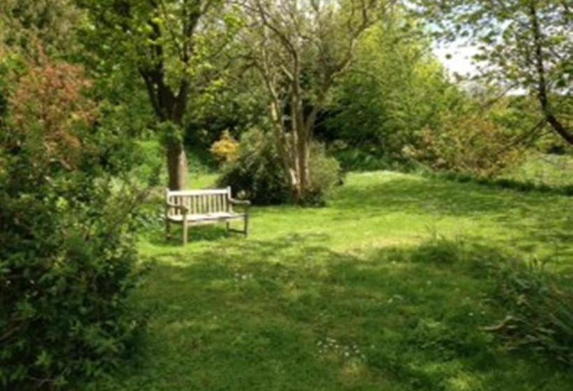 Bed and Breakfast Colgate Farm