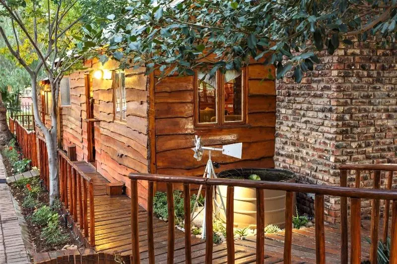 مبيت وإفطار Riverside Guest Lodge