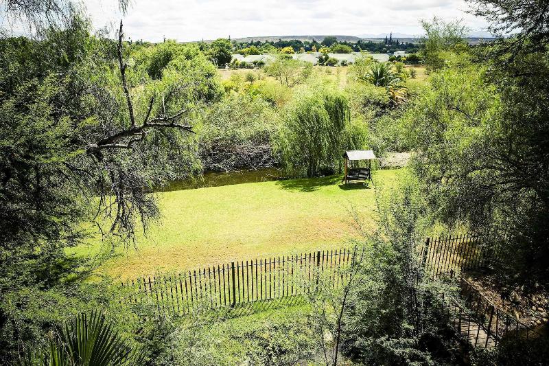 צימר Riverside Guest Lodge